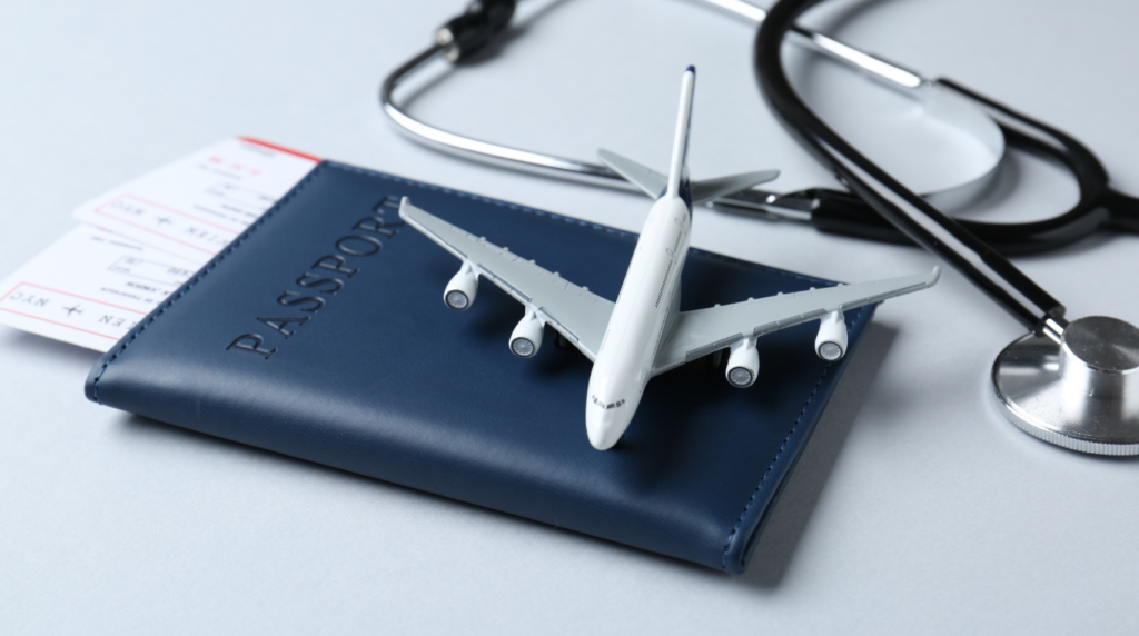 image d'un passeport et avion